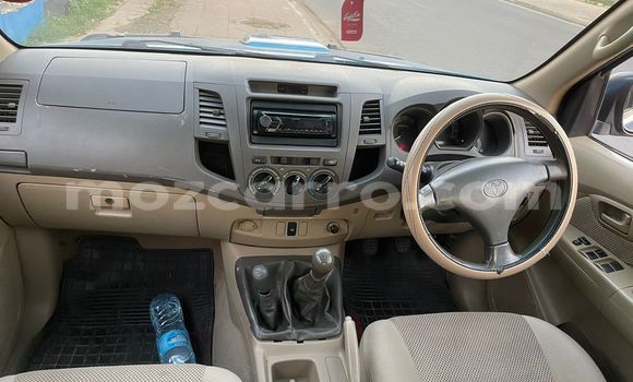 Nunua Ilio tumika Toyota Hilux Bluu Gari ndani ya Maputo nchini Maputo Nunua Ilio tumika Toyota Hilux Bluu Gari ndani ya Maputo nchini Maputo