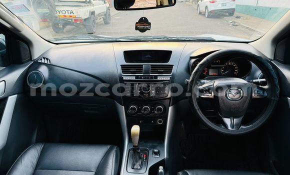 Nunua Ilio tumika Mazda BT-50 Nyeupe Gari ndani ya Maputo nchini Maputo Nunua Ilio tumika Mazda BT-50 Nyeupe Gari ndani ya Maputo nchini Maputo