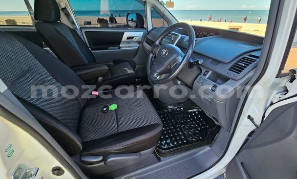 Buy Used Toyota Noah White Car in Maputo in Maputo Buy Used Toyota Noah White Car in Maputo in Maputo