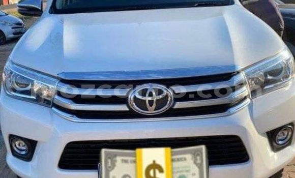 Nunua Ilio tumika Toyota Hilux Nyingine Gari ndani ya Angoche nchini Nampula Nunua Ilio tumika Toyota Hilux Nyingine Gari ndani ya Angoche nchini Nampula