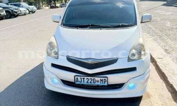 Tenga Tsaru Toyota Ractis Chena Mota in Maputo in Maputo