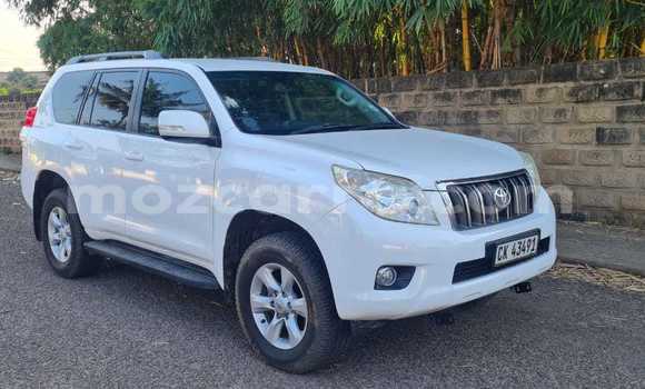 Nunua Ilio tumika Toyota Land Cruiser Prado Nyeupe Gari ndani ya Maputo nchini Maputo Nunua Ilio tumika Toyota Land Cruiser Prado Nyeupe Gari ndani ya Maputo nchini Maputo