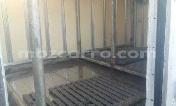 Comprar Usado Isuzu FTR 850 Branco Caminhão em Maputo em Maputo Comprar Usado Isuzu FTR 850 Branco Caminhão em Maputo em Maputo