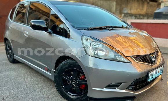 Nunua Ilio tumika Honda Fit Fedha Gari ndani ya Maputo nchini Maputo Nunua Ilio tumika Honda Fit Fedha Gari ndani ya Maputo nchini Maputo