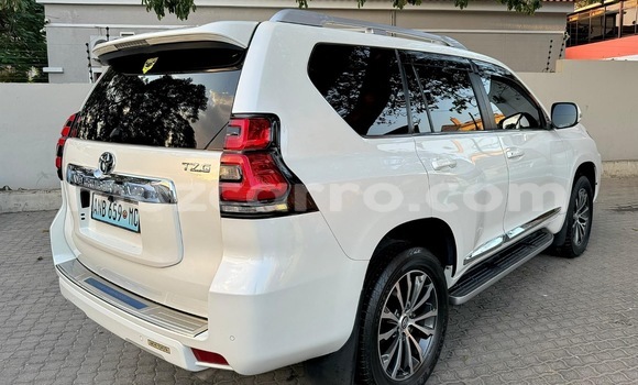 Comprar Usado Toyota Land Cruiser Prado Branco Carro em Maputo em Maputo Comprar Usado Toyota Land Cruiser Prado Branco Carro em Maputo em Maputo