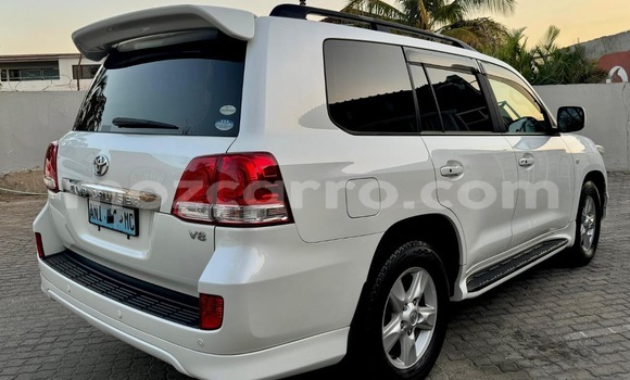 Comprar Novo Toyota Land Cruiser Prado Branco Carro em Maputo em Maputo Comprar Novo Toyota Land Cruiser Prado Branco Carro em Maputo em Maputo