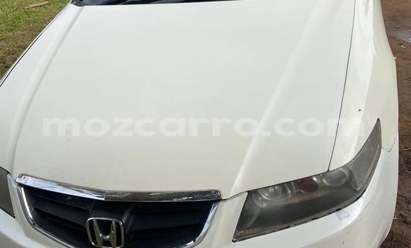 Nunua Ilio tumika Honda Accord Nyeupe Gari ndani ya Maputo nchini Maputo