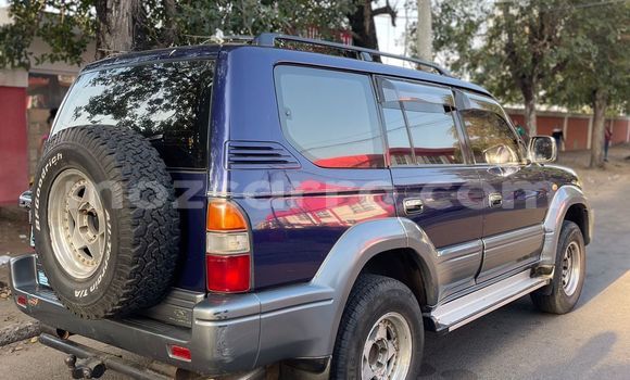 Buy Used Toyota Land Cruiser Prado Blue Car in Maputo in Maputo