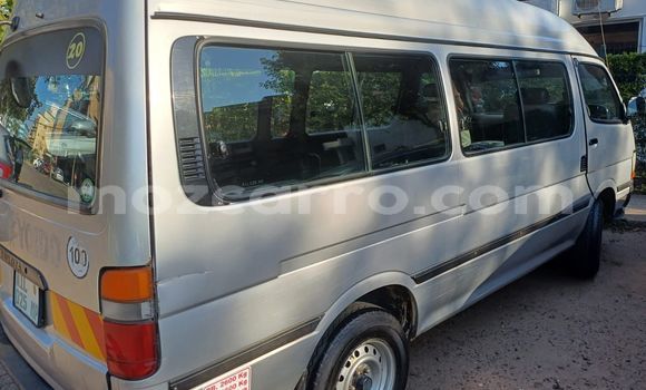 Nunua Ilio tumika Toyota Hiace Fedha Gari ndani ya Maputo nchini Maputo Nunua Ilio tumika Toyota Hiace Fedha Gari ndani ya Maputo nchini Maputo