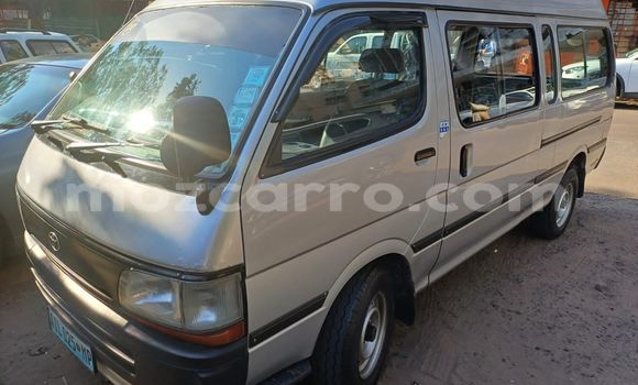 Nunua Ilio tumika Toyota Hiace Fedha Gari ndani ya Maputo nchini Maputo Nunua Ilio tumika Toyota Hiace Fedha Gari ndani ya Maputo nchini Maputo