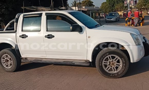 Comprar Usado Isuzu KB Branco Carro em Maputo em Maputo Comprar Usado Isuzu KB Branco Carro em Maputo em Maputo