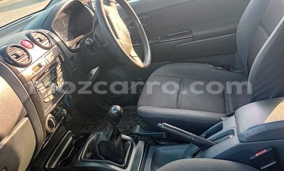 Comprar Usado Isuzu KB Branco Carro em Maputo em Maputo Comprar Usado Isuzu KB Branco Carro em Maputo em Maputo