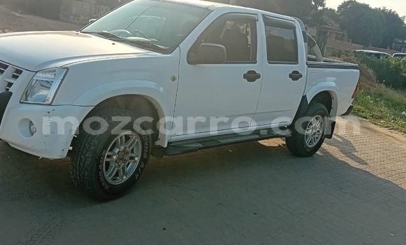 Comprar Usado Isuzu KB Branco Carro em Maputo em Maputo Comprar Usado Isuzu KB Branco Carro em Maputo em Maputo