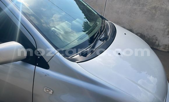 Comprar Usado Toyota IST Prata Carro em Marara em Tete Comprar Usado Toyota IST Prata Carro em Marara em Tete