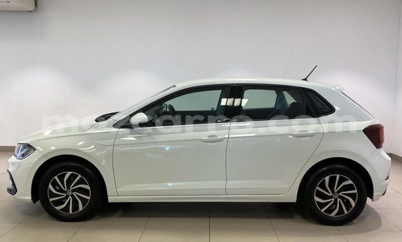 Buy Used Volkswagen Polo White Car in Beira in Sofala Buy Used Volkswagen Polo White Car in Beira in Sofala