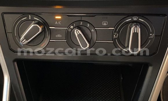 Buy Used Volkswagen Polo White Car in Beira in Sofala Buy Used Volkswagen Polo White Car in Beira in Sofala