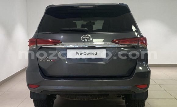 Comprar Usado Toyota Fortuner Verde Carro em Angoche em Nampula Comprar Usado Toyota Fortuner Verde Carro em Angoche em Nampula