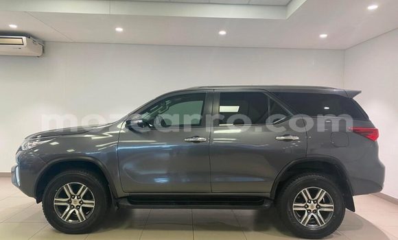 Comprar Usado Toyota Fortuner Verde Carro em Angoche em Nampula Comprar Usado Toyota Fortuner Verde Carro em Angoche em Nampula