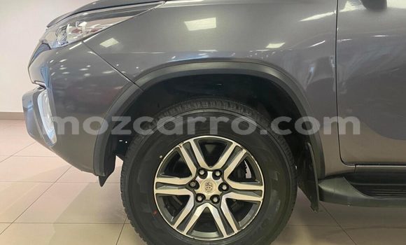 Comprar Usado Toyota Fortuner Verde Carro em Angoche em Nampula Comprar Usado Toyota Fortuner Verde Carro em Angoche em Nampula