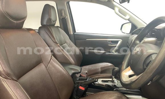 Comprar Usado Toyota Fortuner Verde Carro em Angoche em Nampula Comprar Usado Toyota Fortuner Verde Carro em Angoche em Nampula