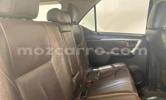 Comprar Usado Toyota Fortuner Verde Carro em Angoche em Nampula Comprar Usado Toyota Fortuner Verde Carro em Angoche em Nampula