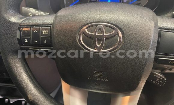 Comprar Usado Toyota Fortuner Verde Carro em Angoche em Nampula Comprar Usado Toyota Fortuner Verde Carro em Angoche em Nampula