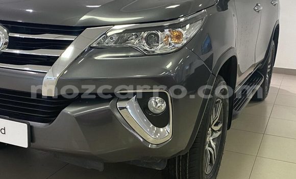 Comprar Usado Toyota Fortuner Verde Carro em Angoche em Nampula Comprar Usado Toyota Fortuner Verde Carro em Angoche em Nampula