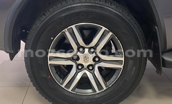 Comprar Usado Toyota Fortuner Verde Carro em Angoche em Nampula Comprar Usado Toyota Fortuner Verde Carro em Angoche em Nampula