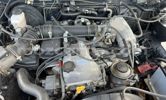 Nunua Ilio tumika Toyota Land Cruiser Prado Kijani Gari ndani ya Maputo nchini Maputo Nunua Ilio tumika Toyota Land Cruiser Prado Kijani Gari ndani ya Maputo nchini Maputo