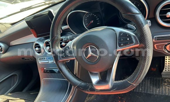 Nunua Ilio tumika Mercedes-Benz C-Classe Fedha Gari ndani ya Maputo nchini Maputo Nunua Ilio tumika Mercedes-Benz C-Classe Fedha Gari ndani ya Maputo nchini Maputo