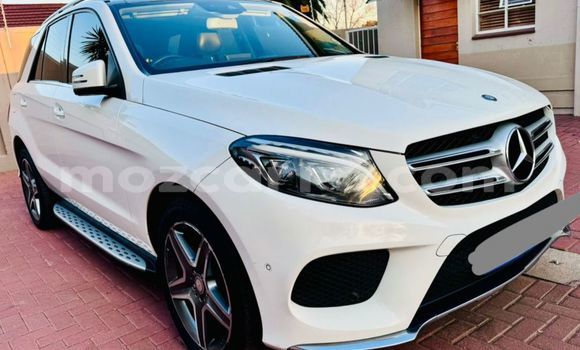 Tenga Tsaru Mercedes-Benz GLC 250D Chena Mota in Maputo in Maputo