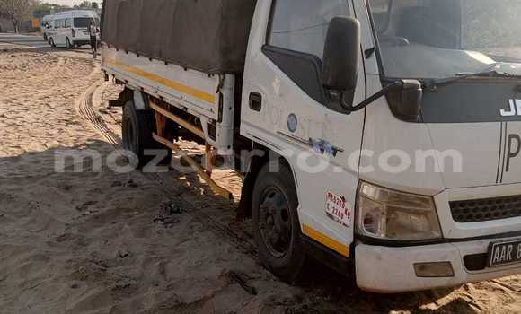 Comprar Usado JAC M5 Branco Carro em Maputo em Maputo