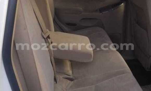 Nunua Ilio tumika Toyota Land Cruiser Prado Nyeupe Gari ndani ya Maputo nchini Maputo Nunua Ilio tumika Toyota Land Cruiser Prado Nyeupe Gari ndani ya Maputo nchini Maputo