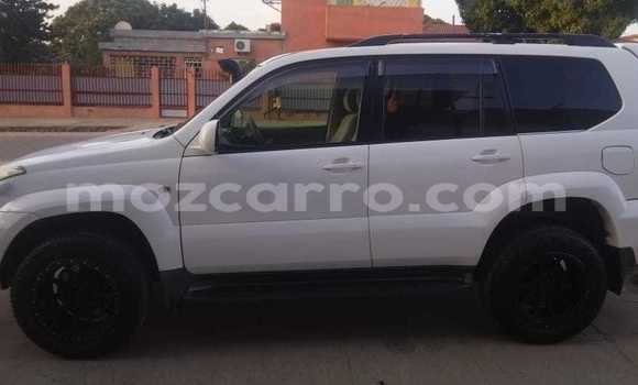 Nunua Ilio tumika Toyota Land Cruiser Prado Nyeupe Gari ndani ya Maputo nchini Maputo Nunua Ilio tumika Toyota Land Cruiser Prado Nyeupe Gari ndani ya Maputo nchini Maputo