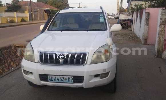 Nunua Ilio tumika Toyota Land Cruiser Prado Nyeupe Gari ndani ya Maputo nchini Maputo Nunua Ilio tumika Toyota Land Cruiser Prado Nyeupe Gari ndani ya Maputo nchini Maputo