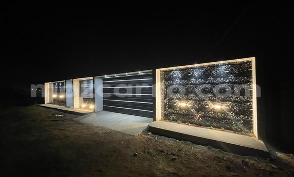 Comprar Usado Abarth 124 Spider Branco Carro em Maputo em Maputo