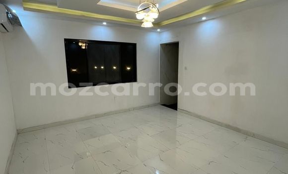 Buy Used Abarth 124 Spider White Car in Maputo in Maputo Buy Used Abarth 124 Spider White Car in Maputo in Maputo