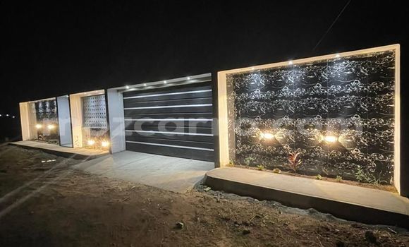 Buy Used Abarth 124 Spider White Car in Maputo in Maputo Buy Used Abarth 124 Spider White Car in Maputo in Maputo