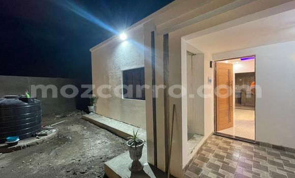 Buy Used Abarth 124 Spider White Car in Maputo in Maputo Buy Used Abarth 124 Spider White Car in Maputo in Maputo