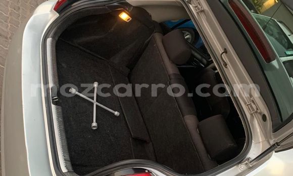 Nunua Ilio tumika Toyota Runx Fedha Gari ndani ya Maputo nchini Maputo Nunua Ilio tumika Toyota Runx Fedha Gari ndani ya Maputo nchini Maputo