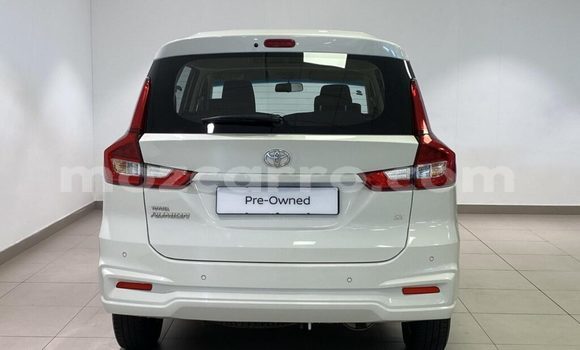 Buy Used Toyota Corolla Rumion White Car in Angoche in Nampula Buy Used Toyota Corolla Rumion White Car in Angoche in Nampula