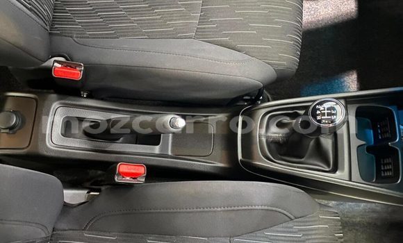 Buy Used Toyota Corolla Rumion White Car in Angoche in Nampula Buy Used Toyota Corolla Rumion White Car in Angoche in Nampula