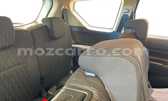 Buy Used Toyota Corolla Rumion White Car in Angoche in Nampula Buy Used Toyota Corolla Rumion White Car in Angoche in Nampula