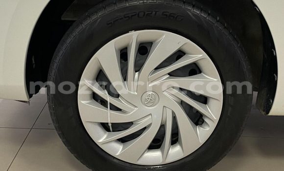 Buy Used Toyota Corolla Rumion White Car in Angoche in Nampula Buy Used Toyota Corolla Rumion White Car in Angoche in Nampula