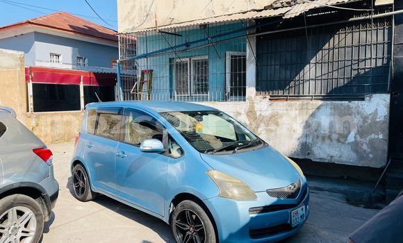 Comprar Usado Toyota Ractis Azul Carro em Maputo em Maputo