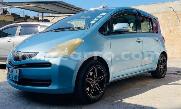 Comprar Usado Toyota Ractis Azul Carro em Maputo em Maputo Comprar Usado Toyota Ractis Azul Carro em Maputo em Maputo
