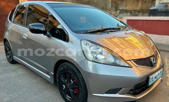 Nunua Ilio tumika Honda Fit Fedha Gari ndani ya Maputo nchini Maputo Nunua Ilio tumika Honda Fit Fedha Gari ndani ya Maputo nchini Maputo