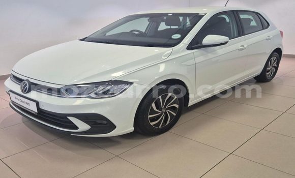 Comprar Usado Volkswagen Polo Branco Carro em Balama em Cabo Delgado