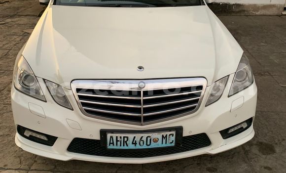 Tenga Tsaru Mercedes-Benz C250 coupe Chena Mota in Maputo in Maputo Tenga Tsaru Mercedes-Benz C250 coupe Chena Mota in Maputo in Maputo