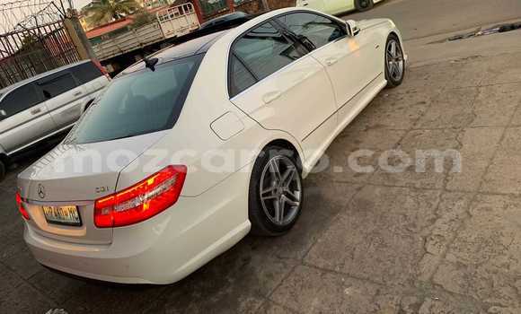 Tenga Tsaru Mercedes-Benz C250 coupe Chena Mota in Maputo in Maputo Tenga Tsaru Mercedes-Benz C250 coupe Chena Mota in Maputo in Maputo